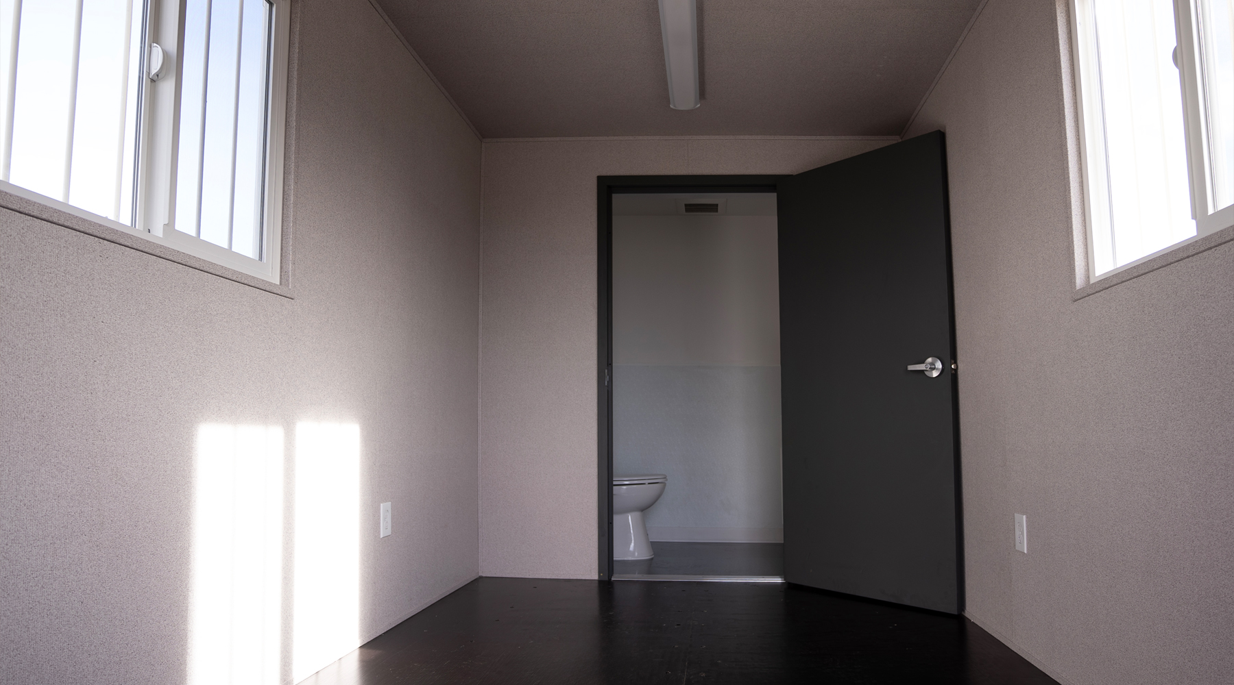 blue used 20ft shipping container for sale, buy used shipping containers, wind and water tight shipping container, WWT shipping container, conex container for sale